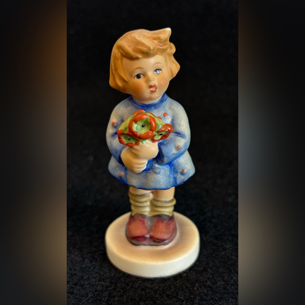 Vintage Hummel Figurine "Little Girl With Nosegay"